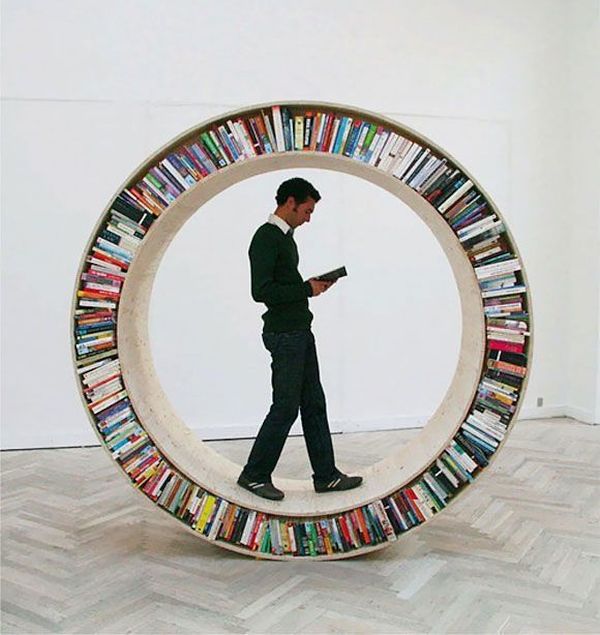 Rolling wheel book shelf