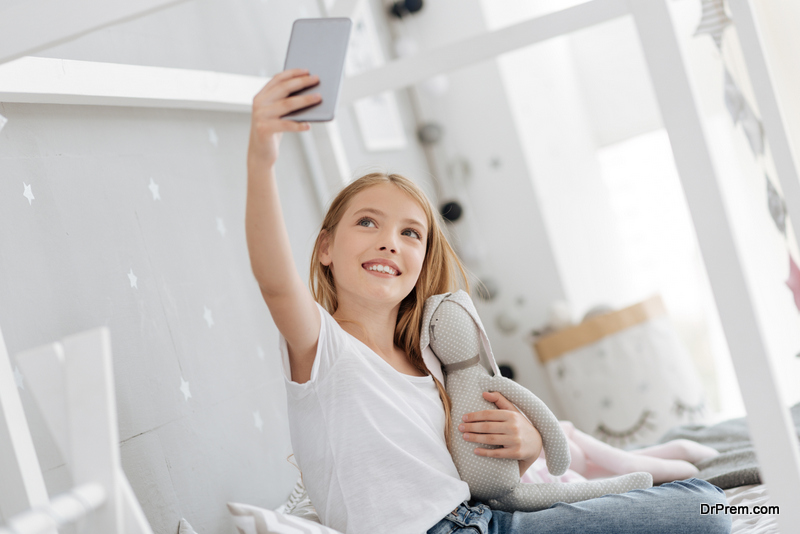 make your bedroom selfie-friendly
